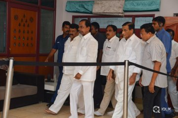 Celebrities Pay Homage to Vijaya Nirmala Garu